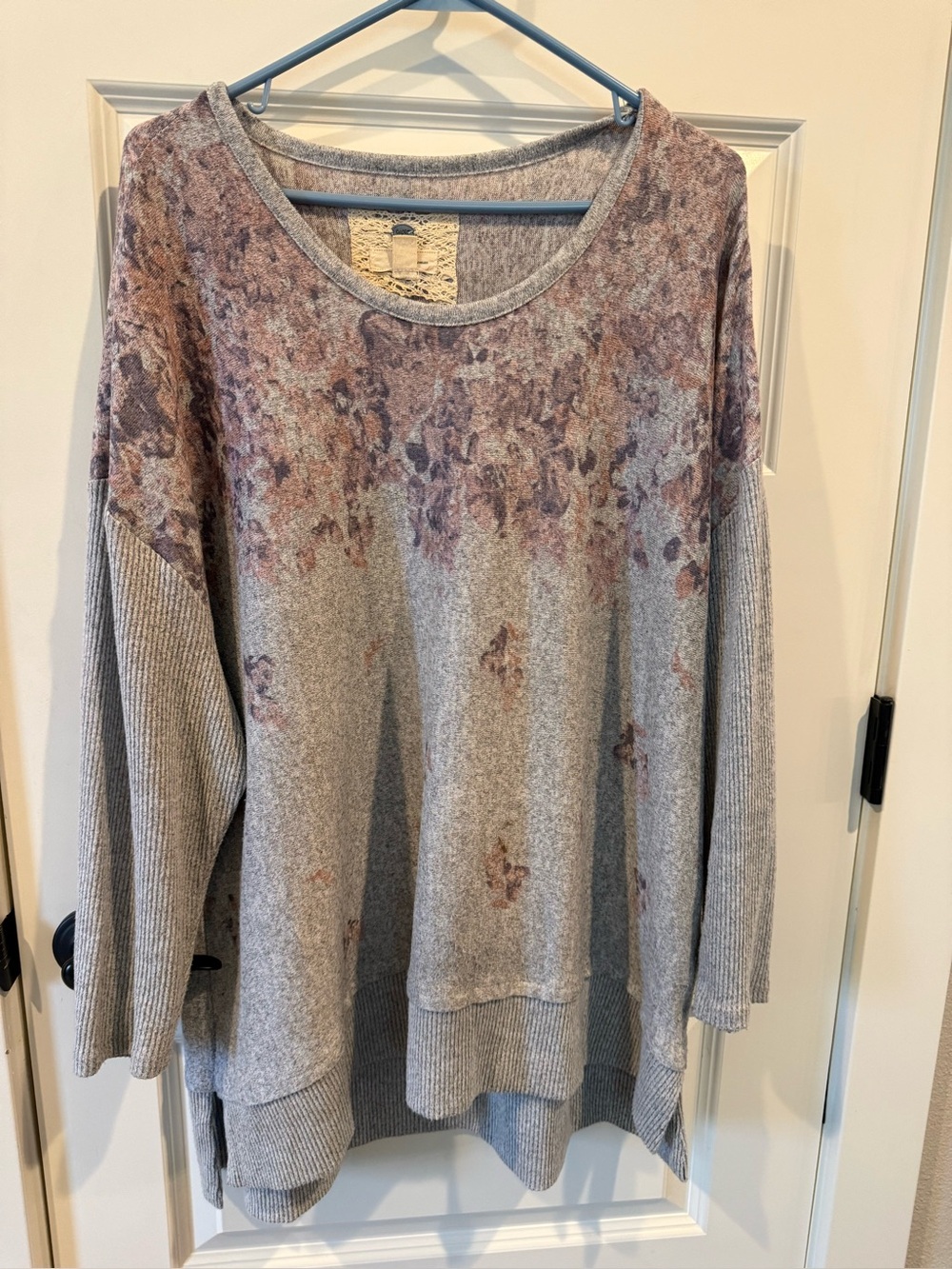 Cupio Gray Sweater with Mauve Floral Print